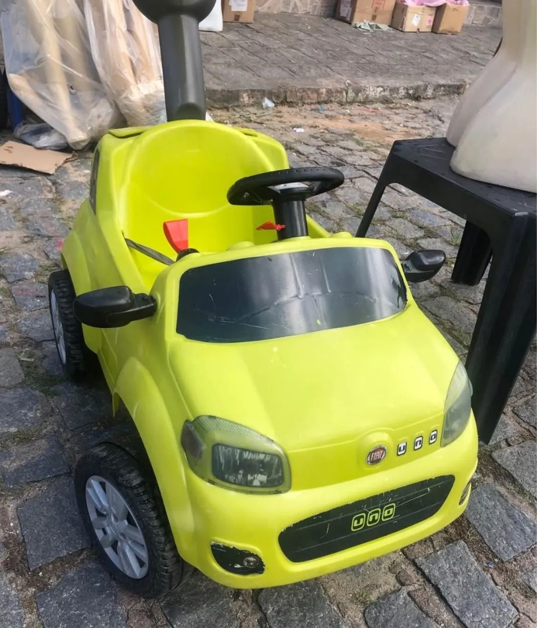 Carrinho Infantil Fiat Uno - Diversão Garantida!