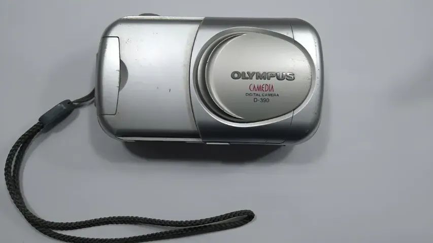 CAMERA DIGITAL OLYMPUS  D 390 USADA