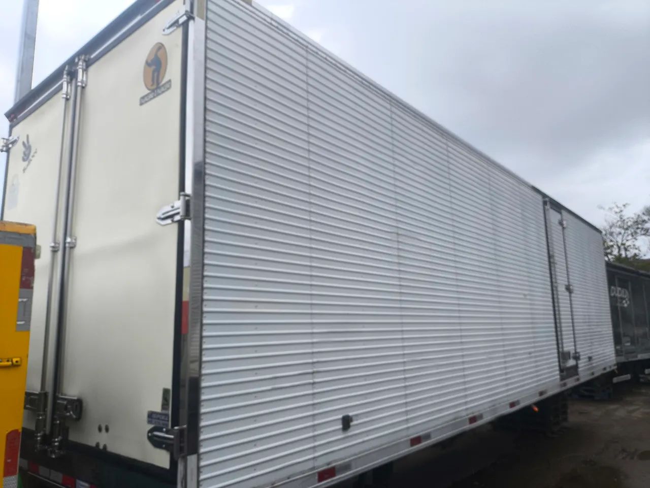 Baú refrigerado 9,4 para truck - Foto 3