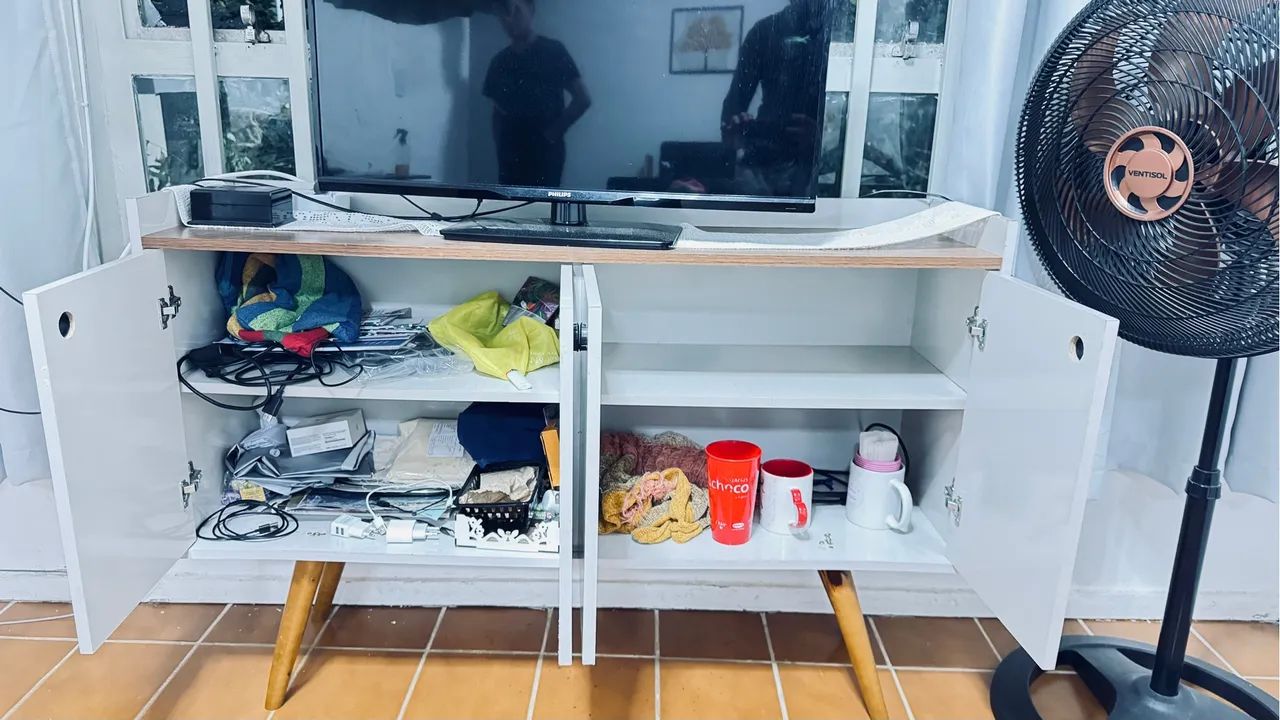 Rack moderno para TV com design clean - Foto 3