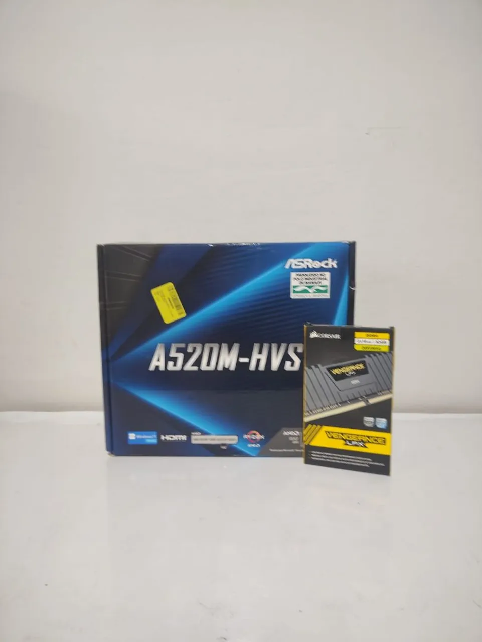 KIT UPGRADE ASRock A520M-HVS + Memória Corsair Vengeance LPX