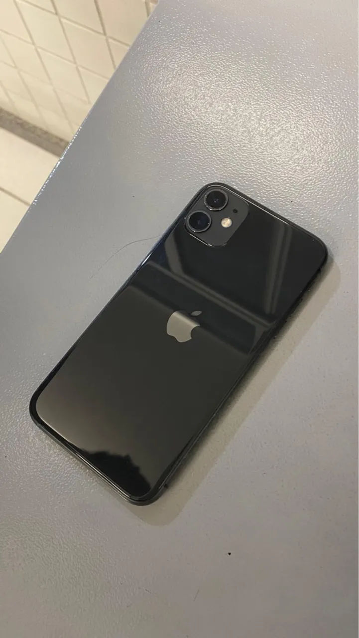 Vendo/troco iphone 11(trocas por outro iphone) 