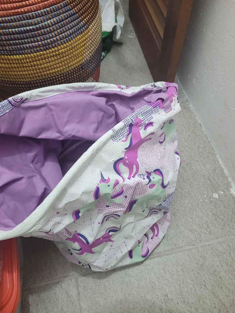 Cesto de roupa suja infantil unicórnio