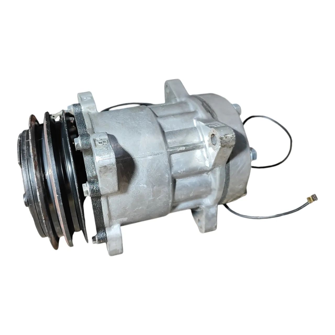Compressor Ar Condicionado Caminhão Ford 815  E1221 - Foto 2