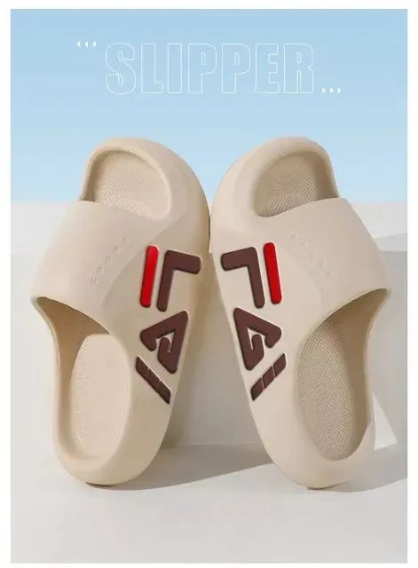 Chinelos Crocs - Estilo e Conforto - Foto 2