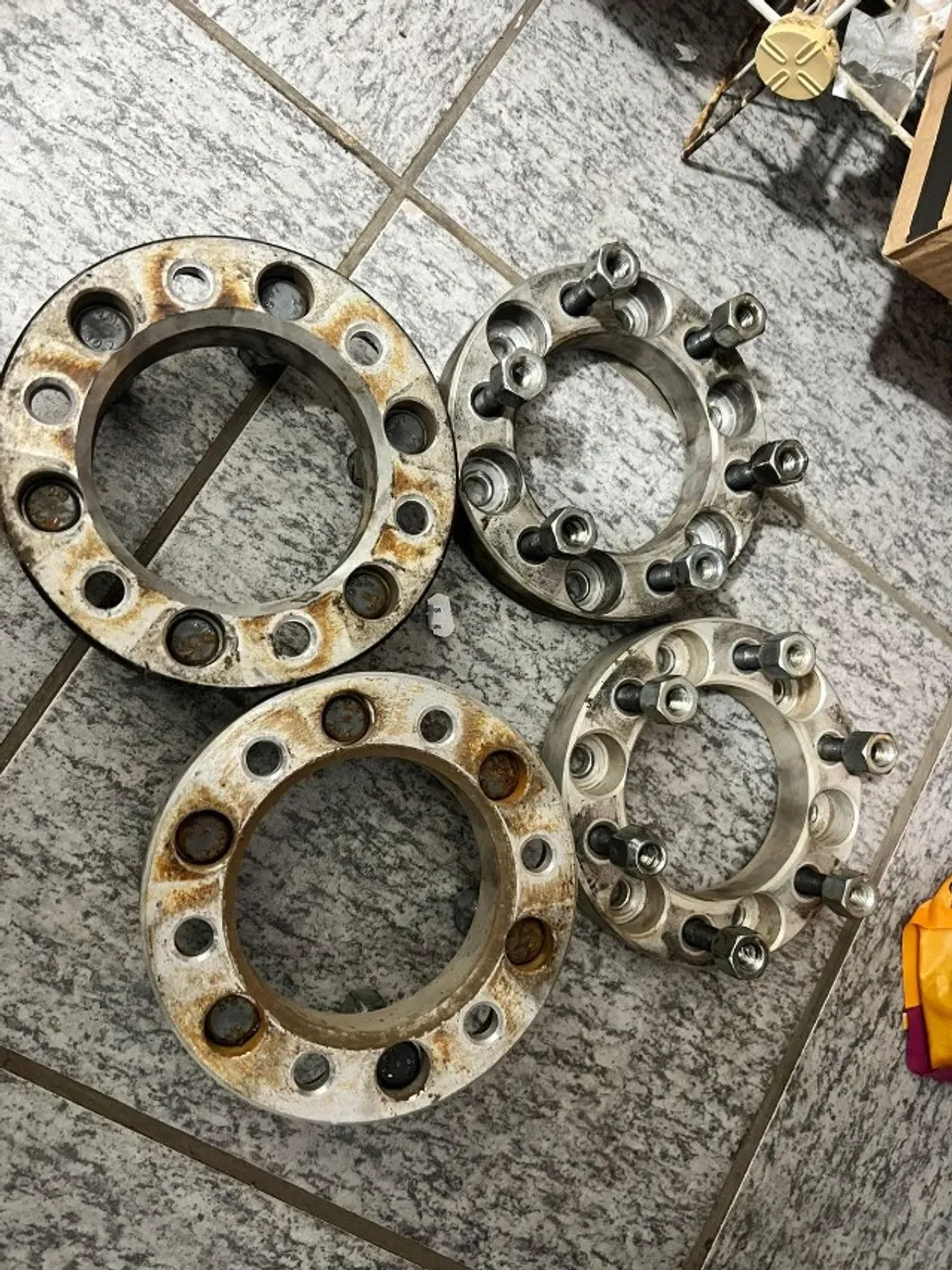 Espaçador de rodas para L200 outdoor . tamanho 30mm, super novo.