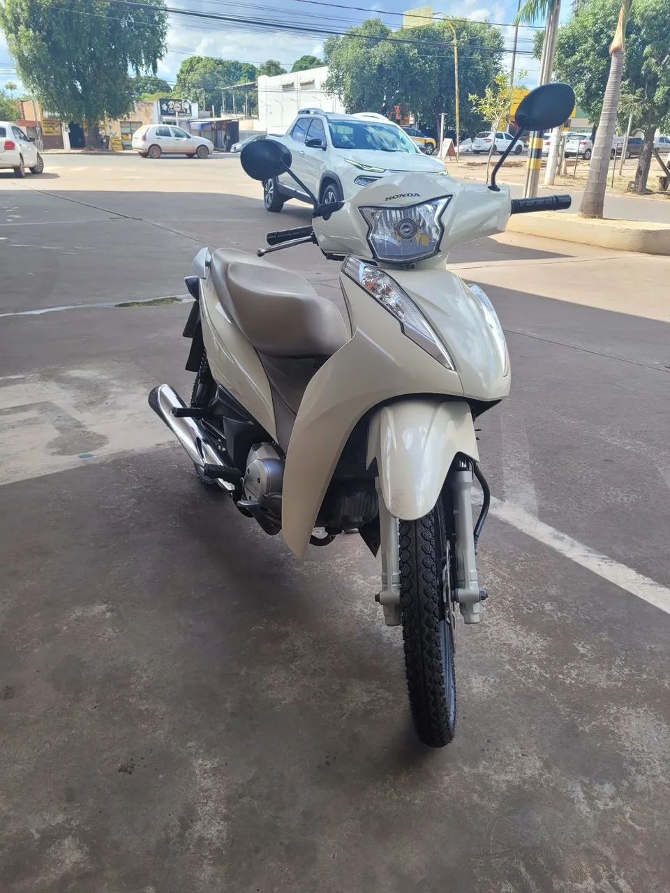 Vendo Biz Ex 125 completa top 2021 28.000 km 13.800.00