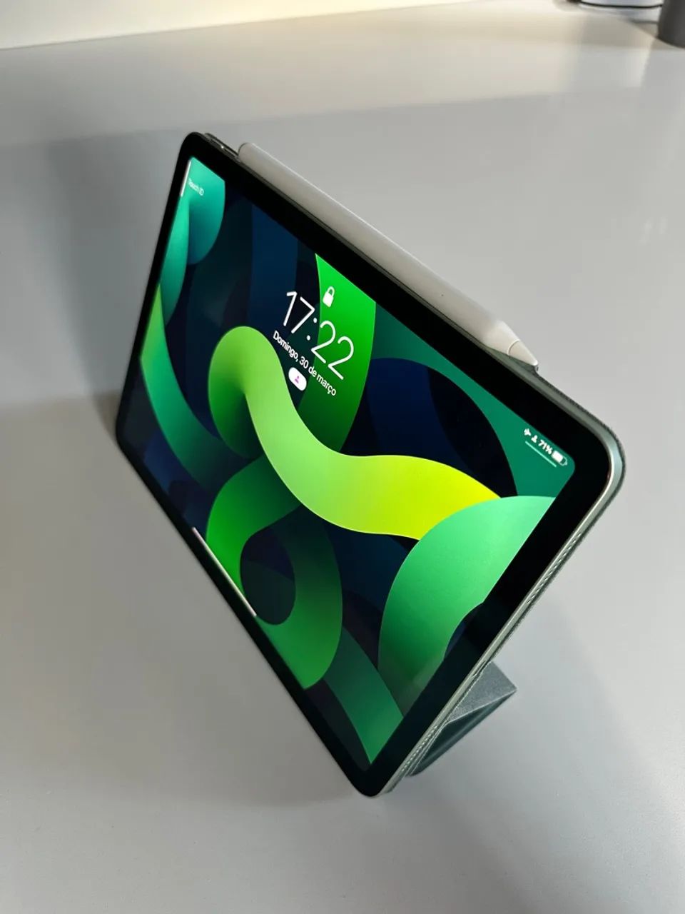 iPad Air 4ª Geração 64GB Verde + Apple Pencil 2 + Capa + iPad Air 4ª Geração 64GB Verde + Apple Pencil 2 + Capa +