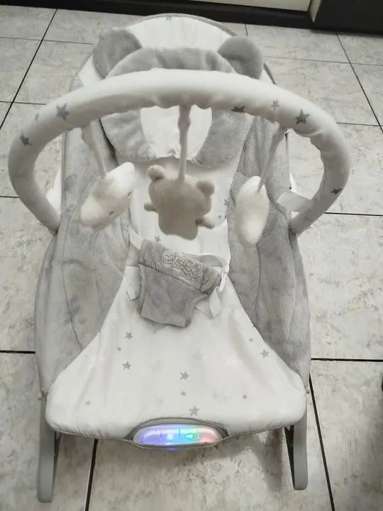 Cadeira de Descanso Bebê musical e vibratório com móbile - Novo
