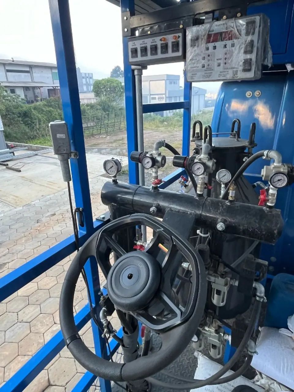 Caminhão VW/11.180, Plataforma de pintura e cabine suplementar  - Foto 4