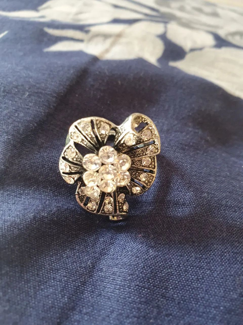 Anel com Strass - Elegância e Brilho!