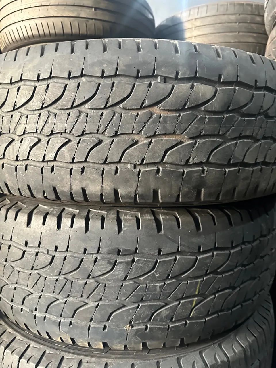Pneus 245/70/16 marca Michelin 
