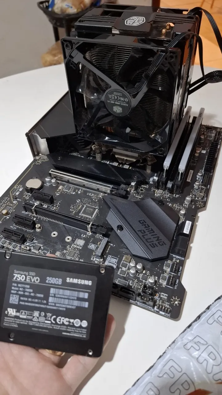 Kit Intel Core I7 10700 + Z490 Msi Gaming PLUS e outros