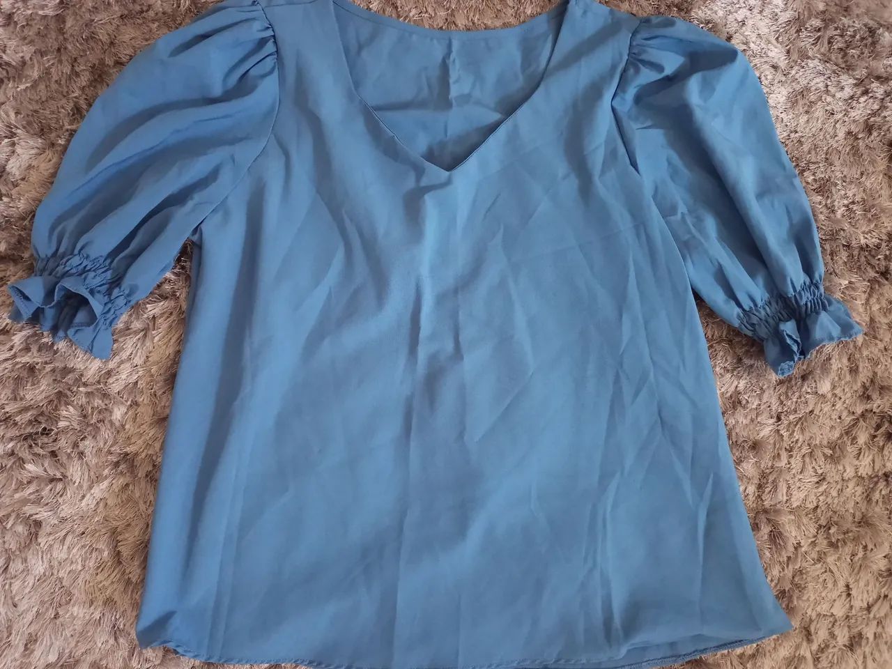 Blusa Azul com Mangas Bufantes - Foto 2