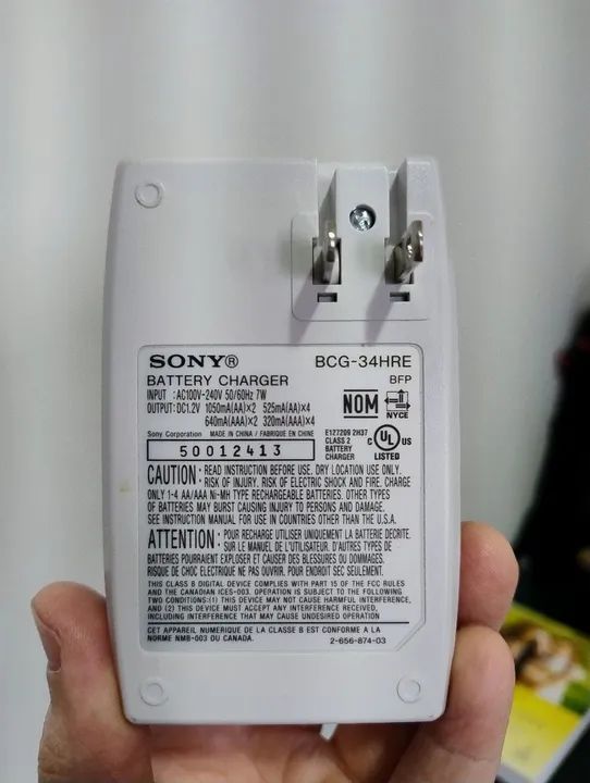 Carregador de Baterias Sony CycleEnergy Ni-MH AA e AAA - Foto 3