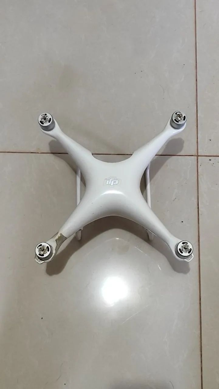 Drone DJi Phantom 4 pro/ só aeronave 