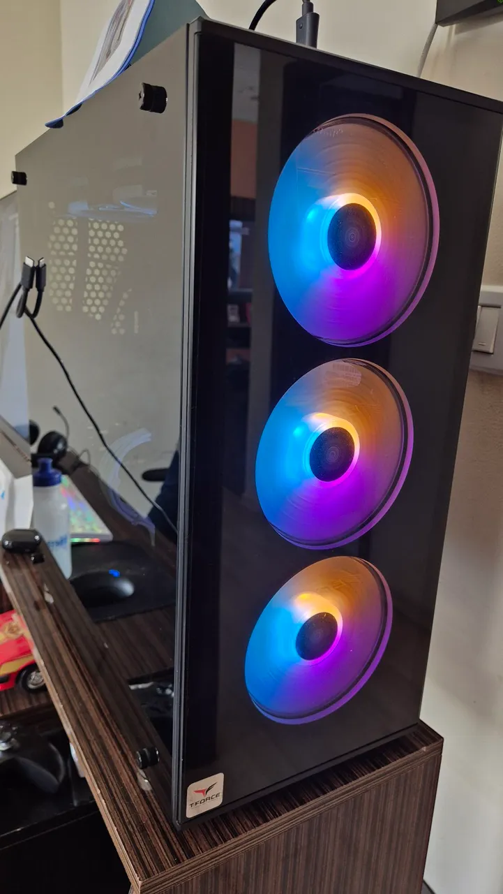 PC Gamer com LEDs RGB e Desempenho Impecável