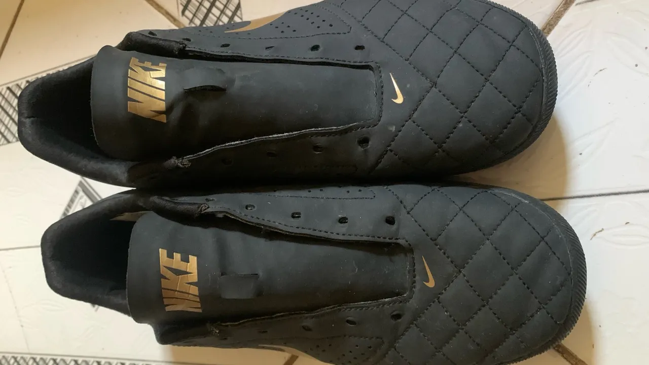 Chuteira Nike Futsal - Conforto e Desempenho