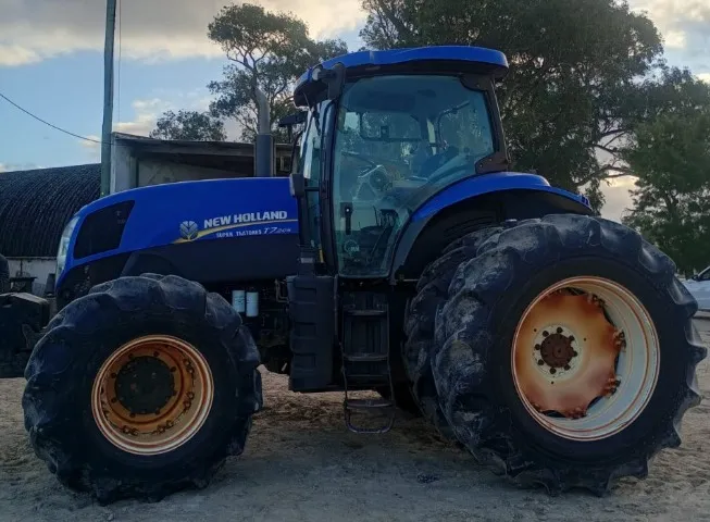 Trator New Holland T7.205