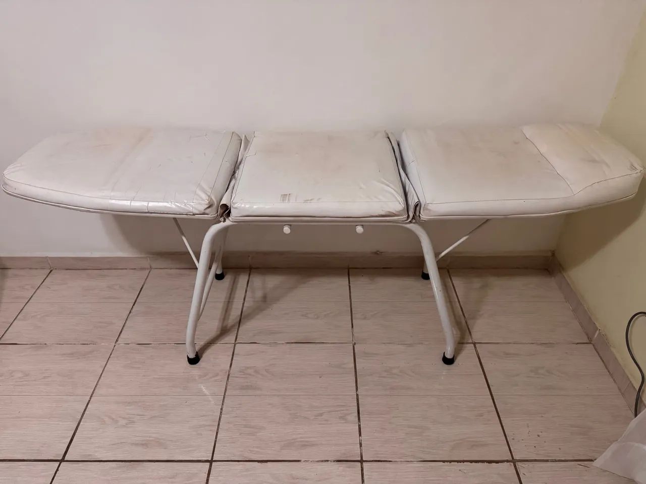 Mesa de Esteticista em Ótimo Estado