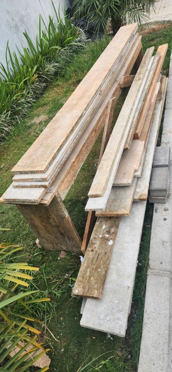 Tábuas para construção já usadas.  - Foto 2