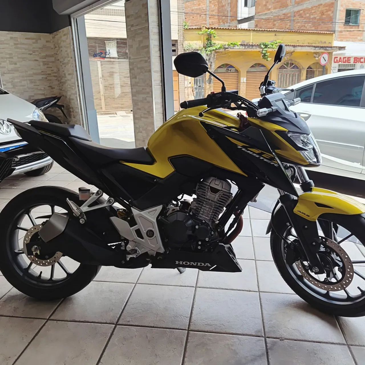 Honda CB 300F 2023 - Foto 4