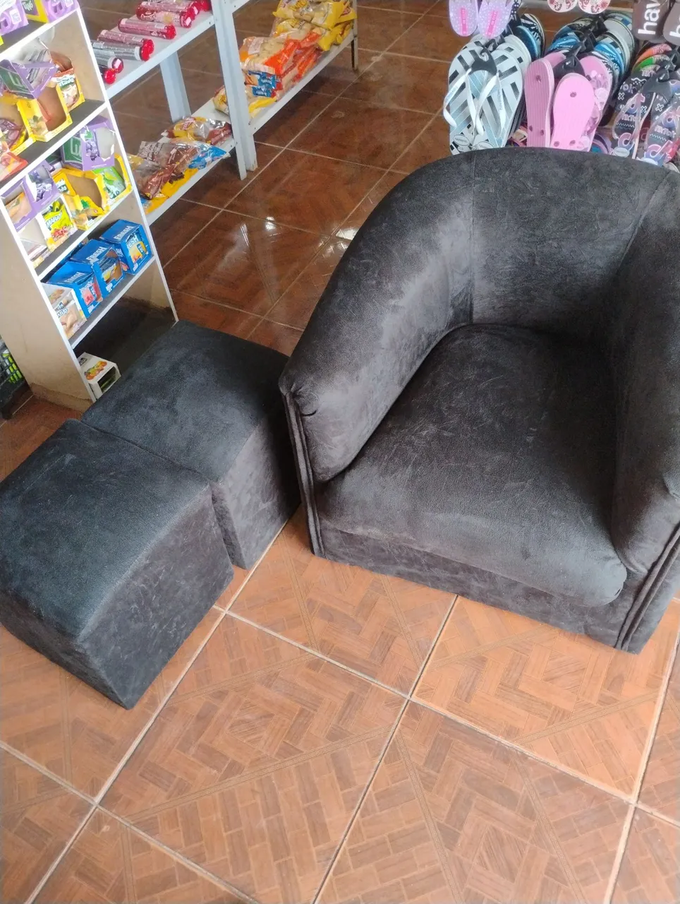 Poltrona com Puff - Conforto e Estilo para seu Espaço