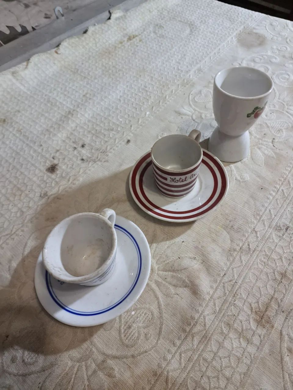 Conjunto de xícaras e pires retrô. Colecionadores  - Foto 2
