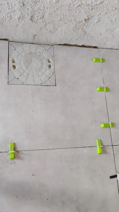  *. Assentamos pisos e revestimentos