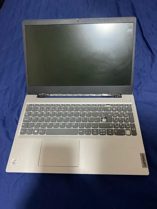 VENDO NOTEBOOK INTEL USADO + PERIFÉRICOS, (MENOS DE 1 ANO DE USO)