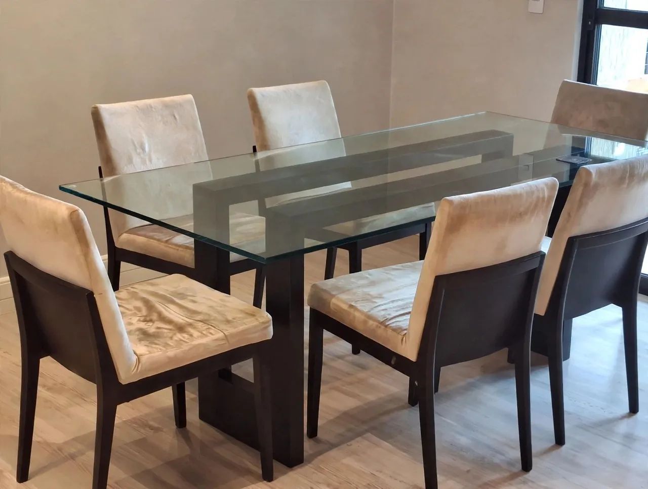 Mesa de jantar com 6 cadeiras 