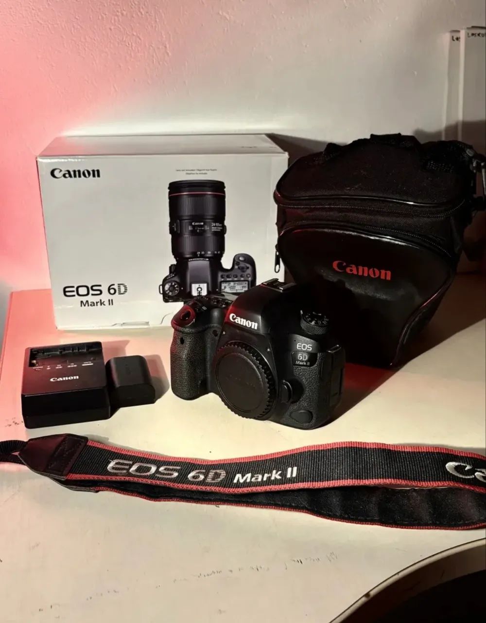 Canon EOS 6D Mark II ? corpo + acessórios - Foto 2