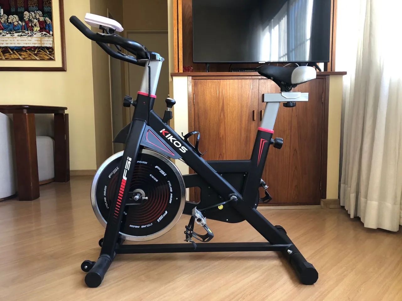 BICICLETA SPINNING KIKOS F5I RODA DE INÉRCIA 10KG - Foto 3