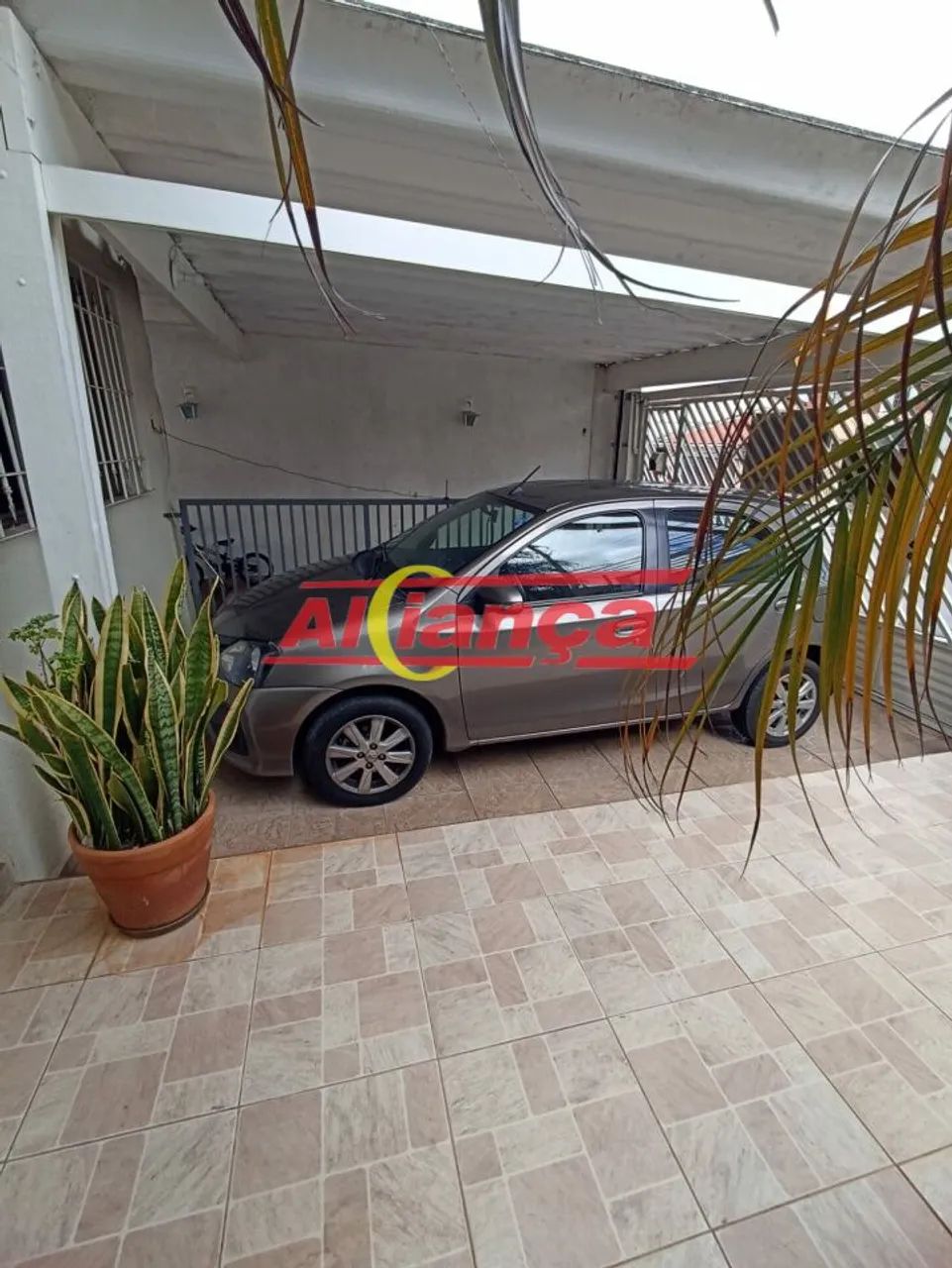 Casa térrea com 3 quartos e 5 Vagas, 250 m² - Continental - Foto 4