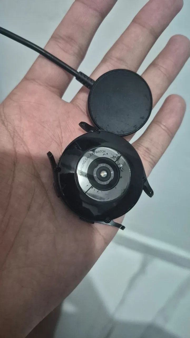 Galaxy Watch 4 com defeito de tela  - Foto 4