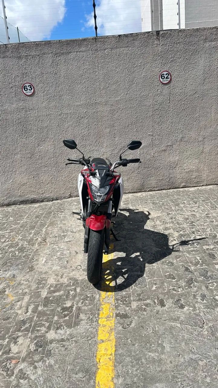CB 300 - 2026 - Foto 2