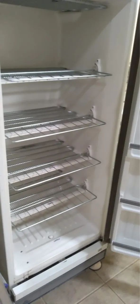 Freezer Vertical Brastemp 270L - Muito Conservado / Funcionando Perfeitamente [110V] - Foto 4