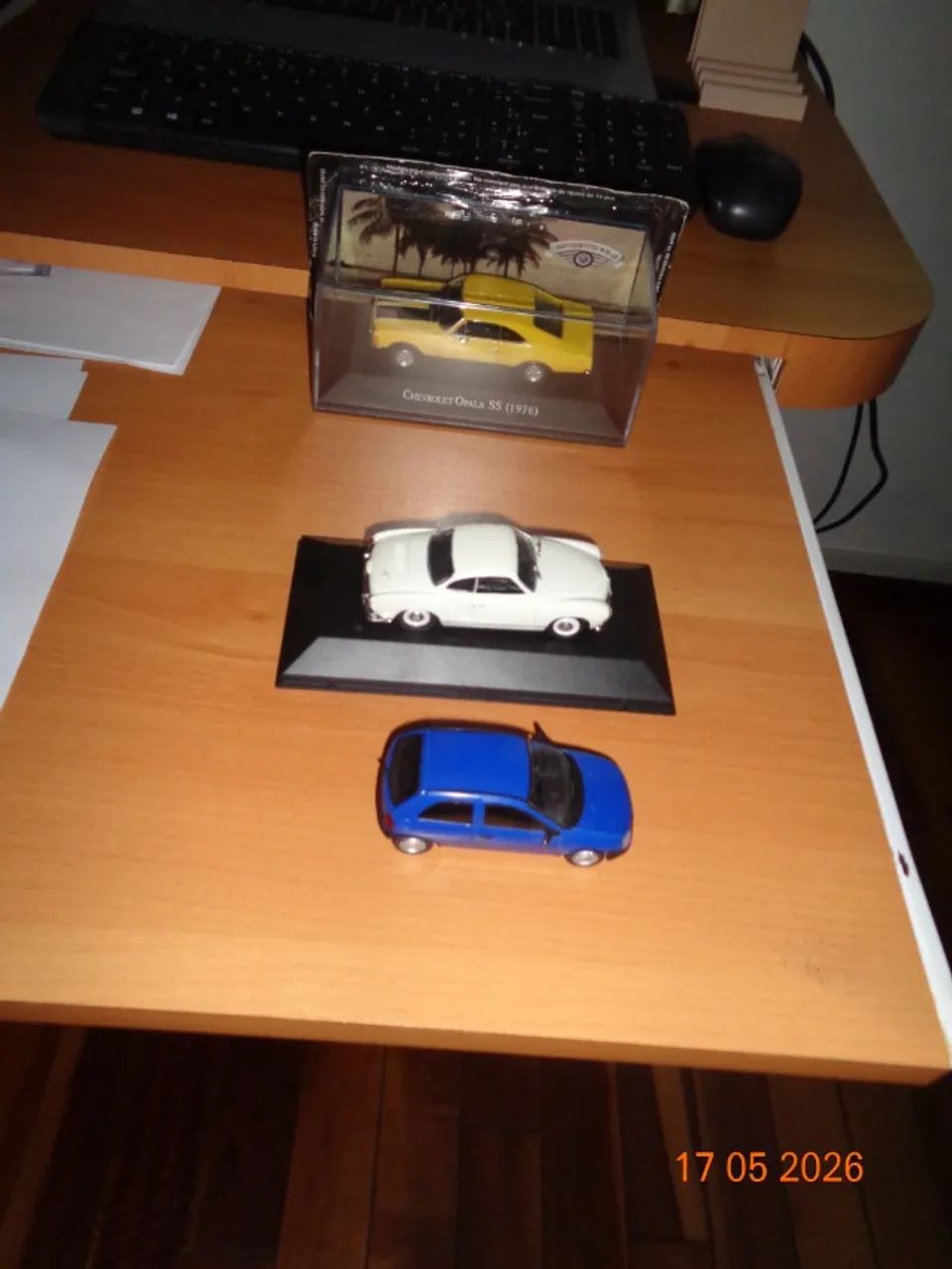 Lote de 3 Carrinhos escala 1 sobre 43