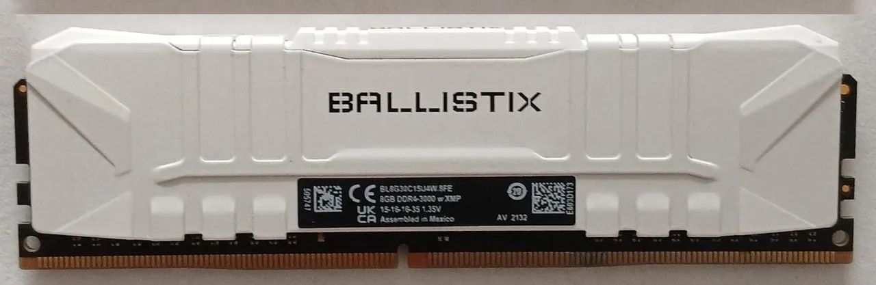 Memória RAM Crucial Ballistix, 8GB, DDR4, 3000MHz, CL15, Branco - BL8G30C15U4W - Foto 2
