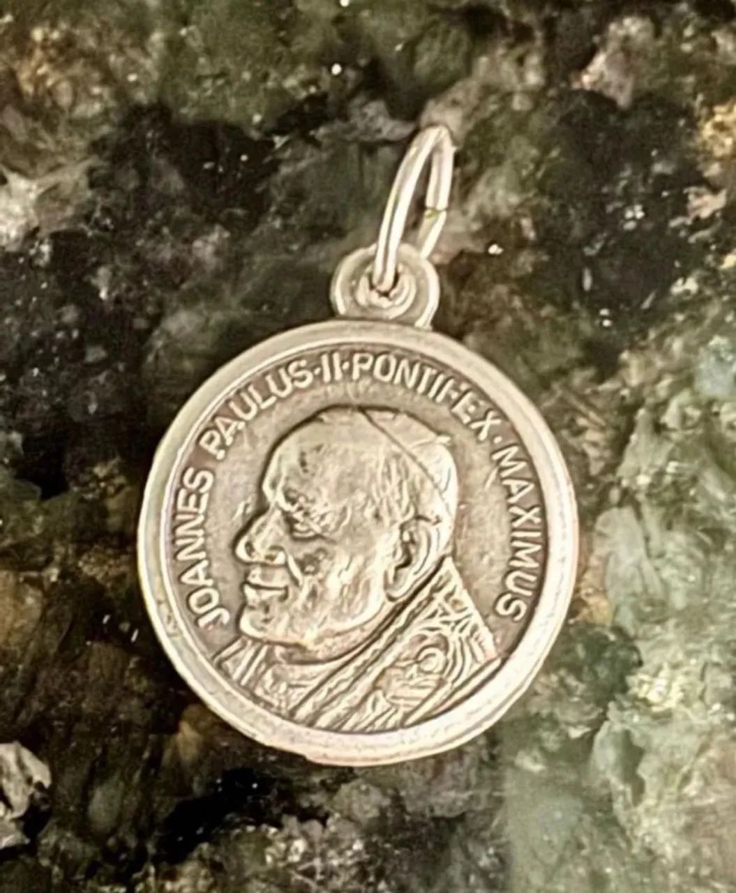 PINGENTE COM A IMAGEM DO PAPA JOÃO PAULO II - Foto 3