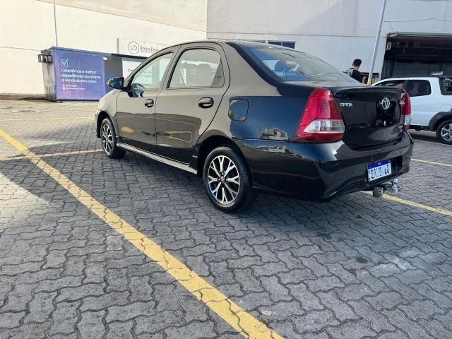 Toyota Etios Platinum Sed. 1.5 Flex 16V 4P Aut. 2018 - Foto 2