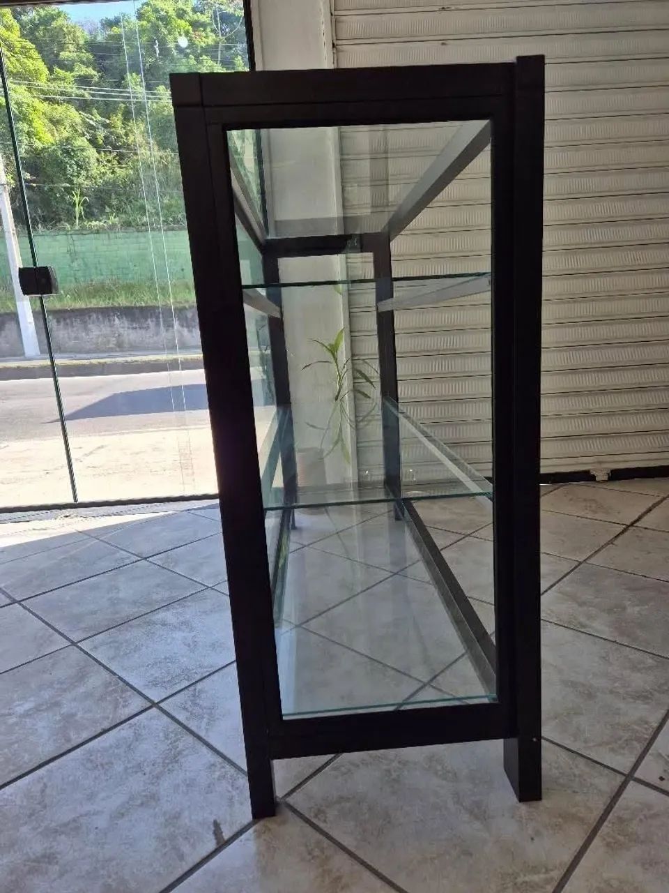 BALCÃO DE ESQUADRIA DE ALUMÍNIO PRETO  E VIDRO  - Foto 4
