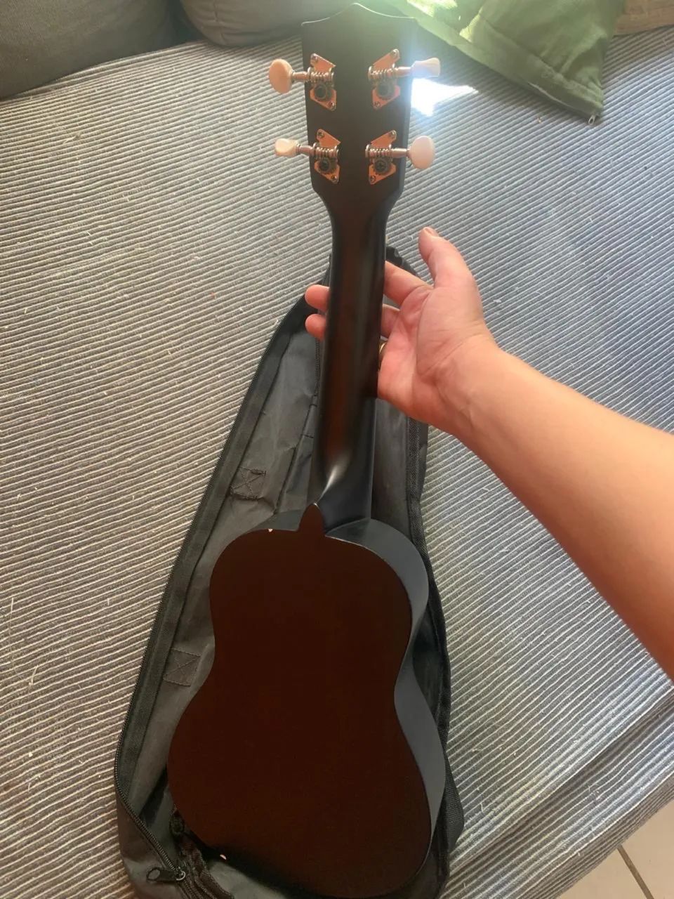 Vendo Ukulele  preto  - Foto 2