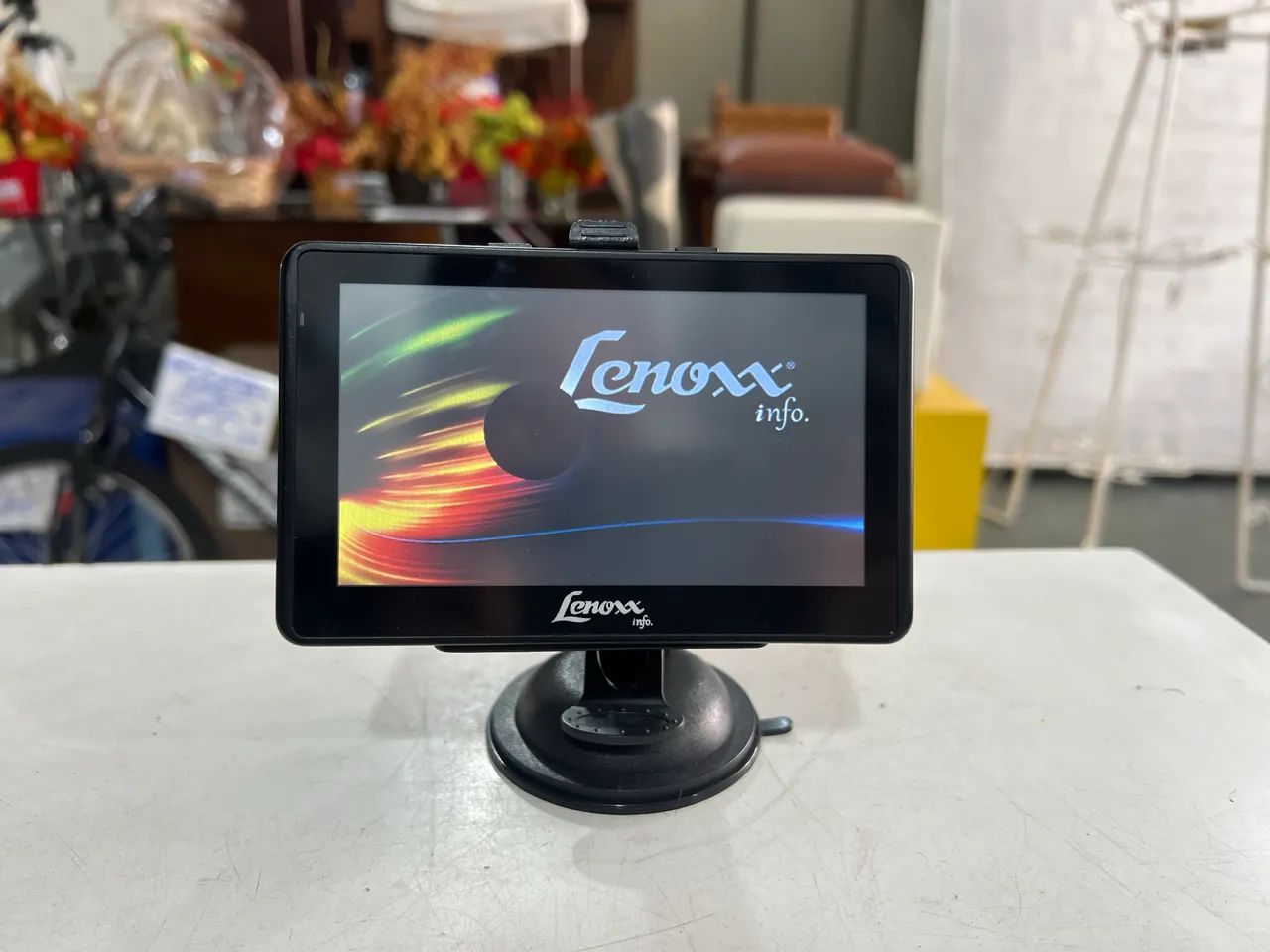 TV portátil com GPS LCD de 5 polegadas Lenoxx GP-500A com Tela Manchada
