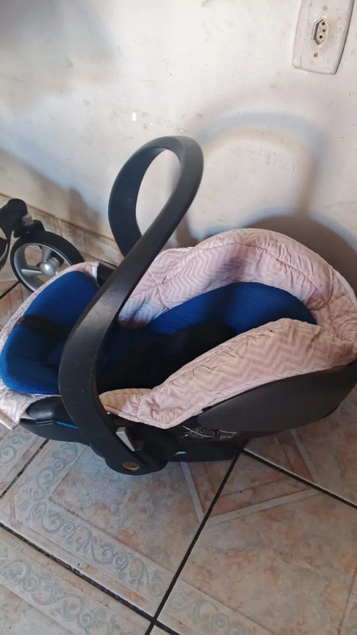 Vende-se carrinho de bebê e bebe conforto  - Foto 2