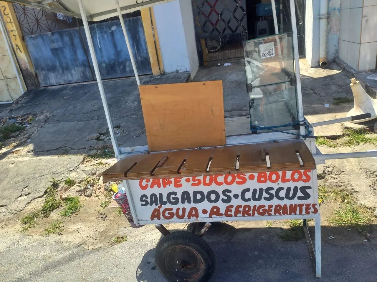 Carrinho de lanche com quatro banquinhos  - Foto 3