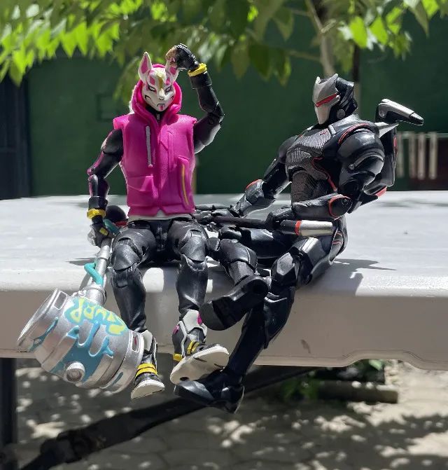 *ORIGINAIS* Combo Action-figures/bonecos Fortnite 18cm (Omega + Drift)