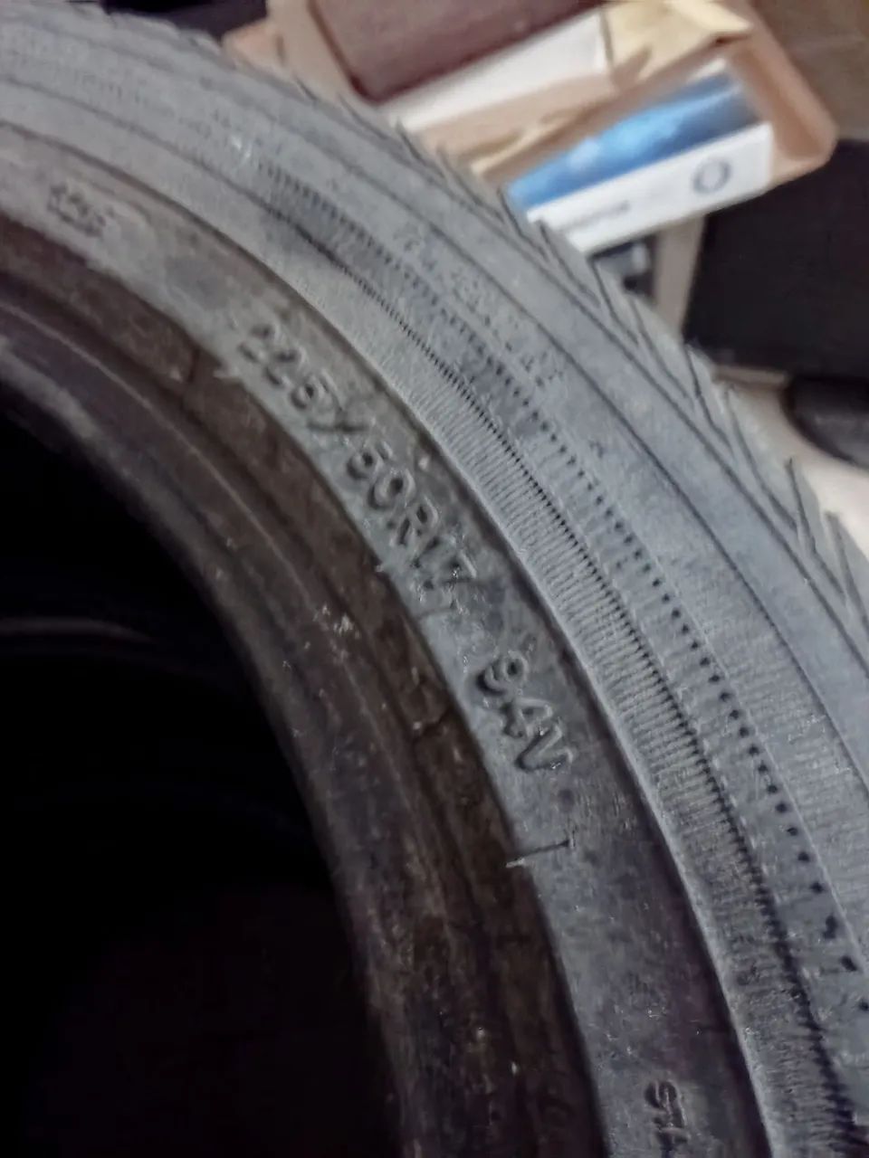 Vendo 4 pneus aro 17 semi novos - Foto 3