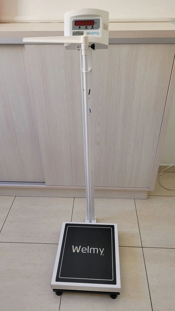 Balança com estadiômetro profissional Welmy