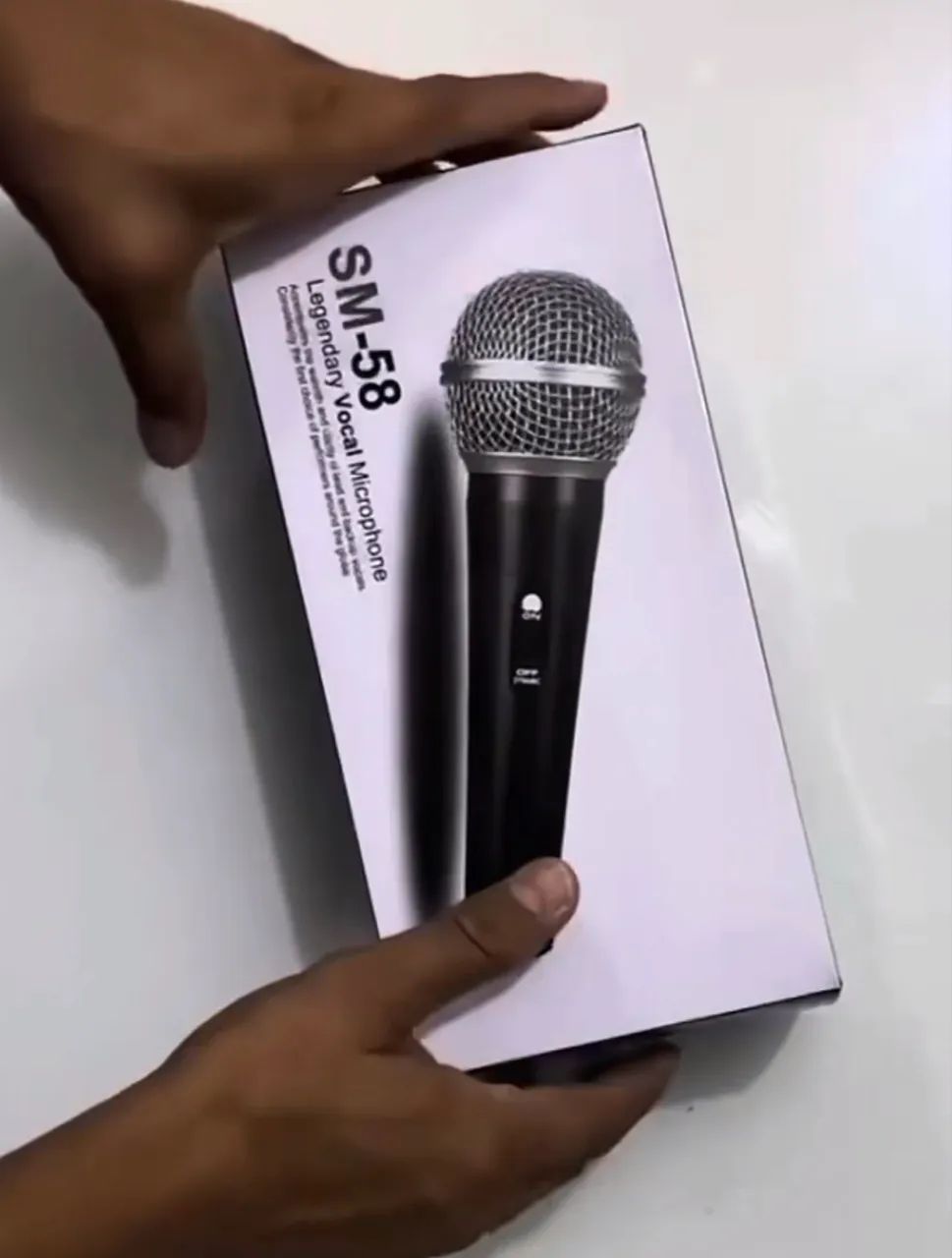 Microfone Dinâmico Com Cabo 2 Metros